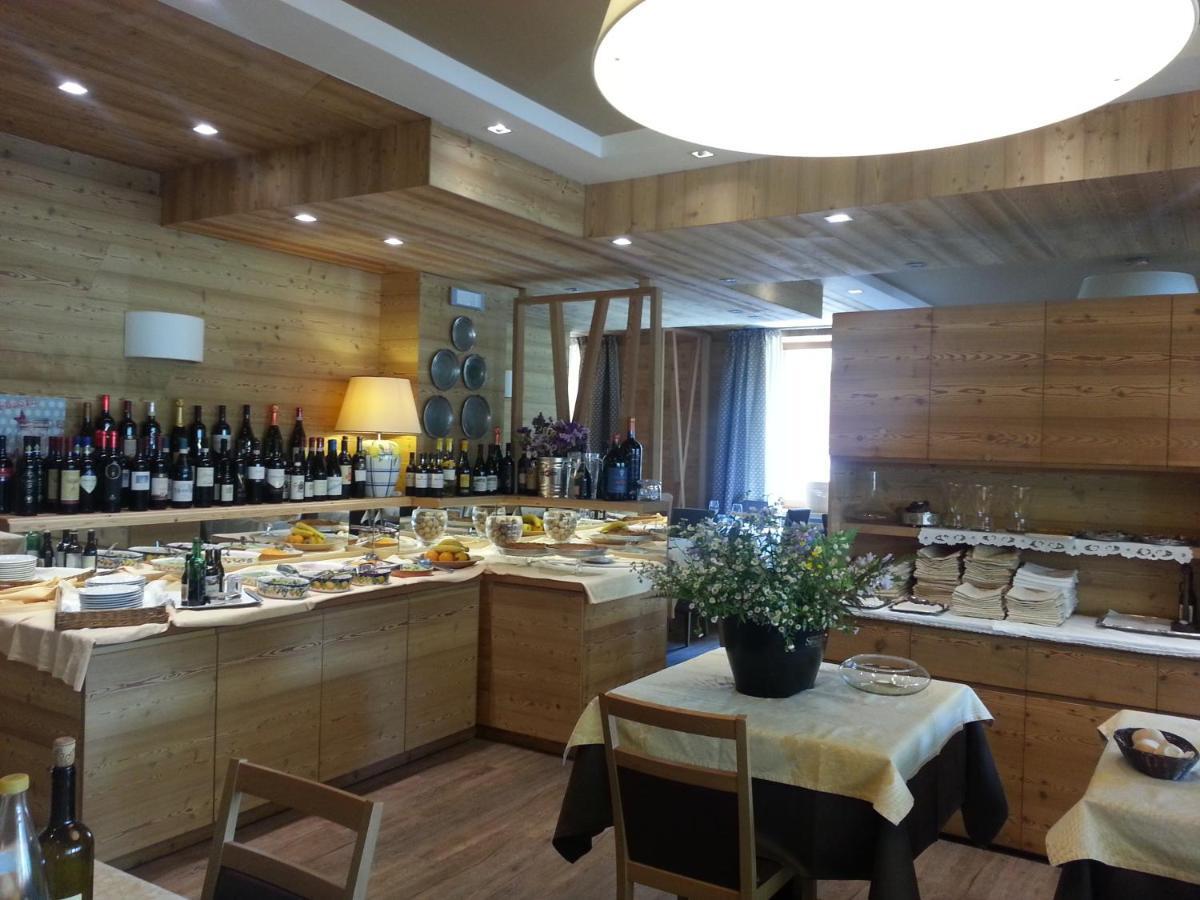 Hotel Pedretti Branzi Ruang foto